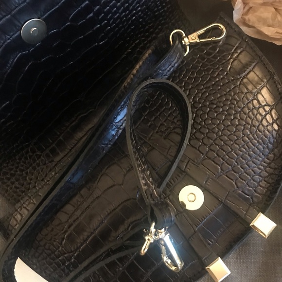 SCUI STUDIOS Croc Embossed Leather Crossbody Bag - Picture 7 of 7